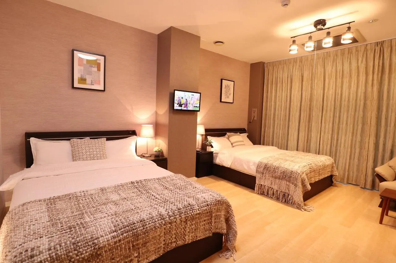 True Inn Namba Osaka Apartment